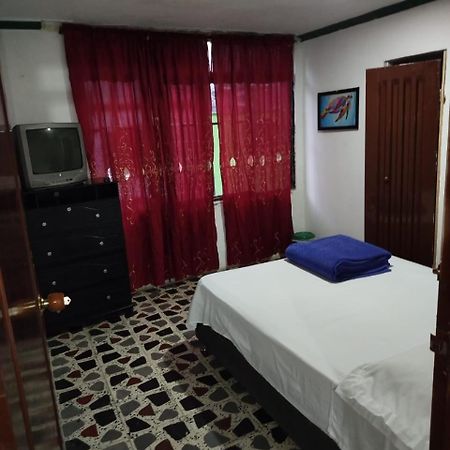 Hostal La 18 Pereira Exterior foto